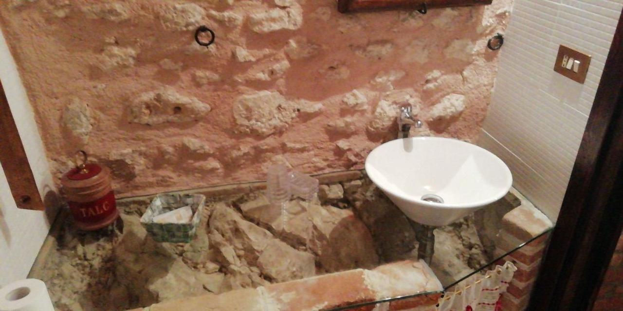 La Casa Su Le Dimore Del Borgo Santo Stefano Di Sessanio Exterior photo